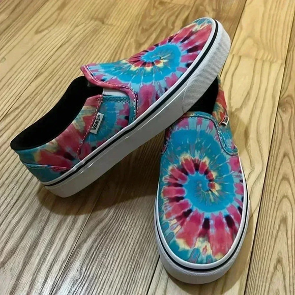 Tye Dye Vans Classic Slip On - Picture 1 of 5